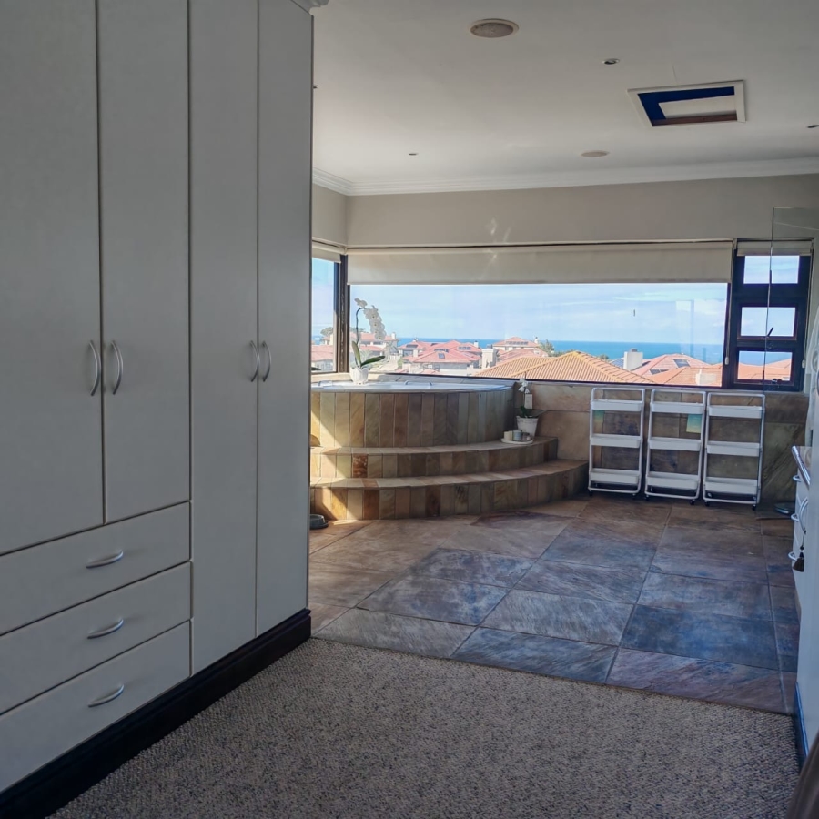 5 Bedroom Property for Sale in Avonddans Western Cape